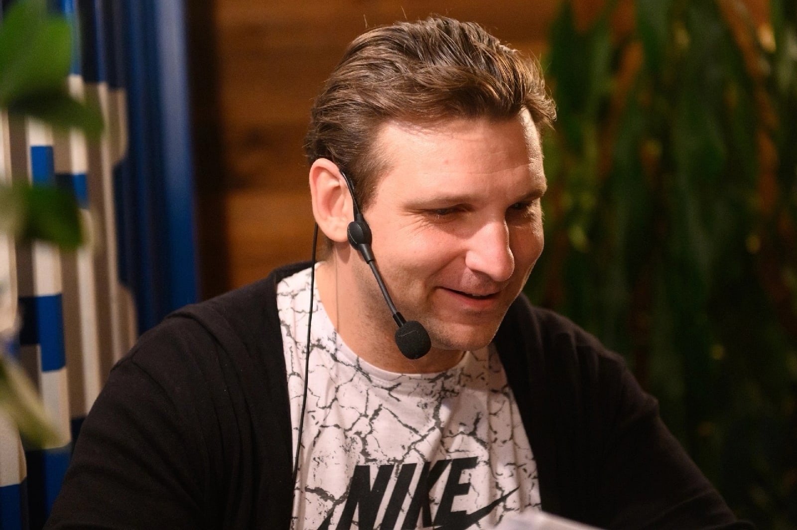 Литературный вечер «Игра в аксессуары»